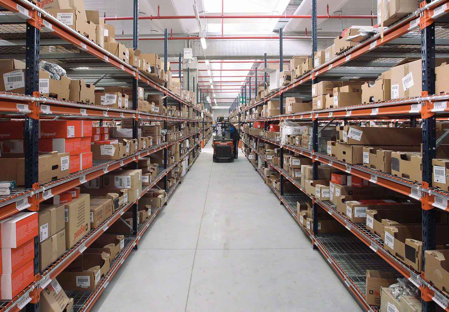 拼搏在线登录官网-拼搏(中国)智慧安全用电-仓库库房方案